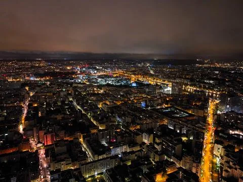 Wide city view under cloudy sky 库存照片