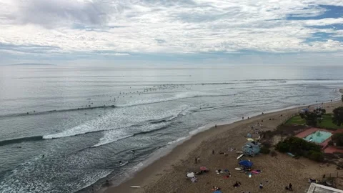 Wide Drone View of Malibu Beach and Hurricane Marie High Surf Vidéo 344906476