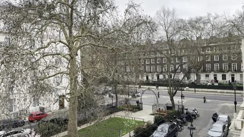 Wide Elevated View Paddington Garden Square With Street Traffic Video stock 332790832
