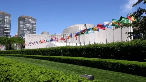 Wide flags at UN Building Video stock 114181898