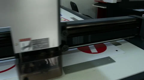 Wide Format Computer controlled cutter, cutting street signs Stockbeeldmateriaal 61823011