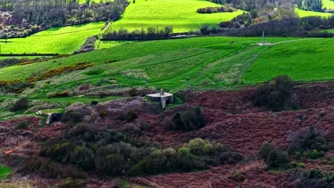 Wide Green Fields with Historic Monument and Pathways in Omaha Beach Area 库存影片 336662757