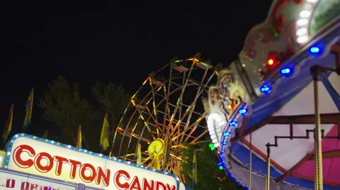 Wide low angle view of amusement park at night / Pleasant Grove, Utah, United Vídeo Stock 68218017