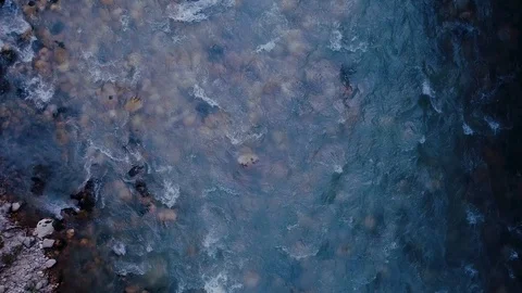 Wide Mountain river from above. Stockbeeldmateriaal 117065236