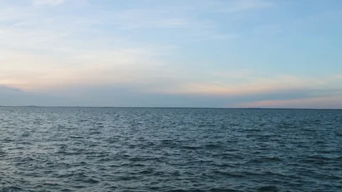 Wide ocean shot during the evening Stock-Footage 76591338