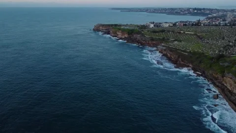 Wide, panoramic shot of Bronte Beach on a gloomy morning, 4K Video stock 241413357