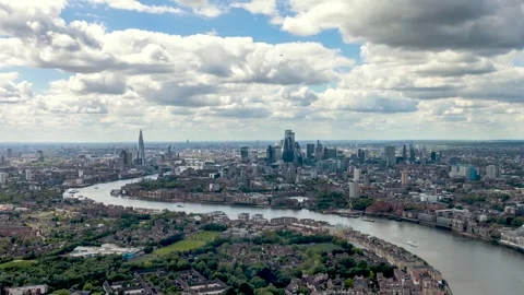 Wide panoramic time lapse view of the London skyline during a sunny day Video stock 276889870