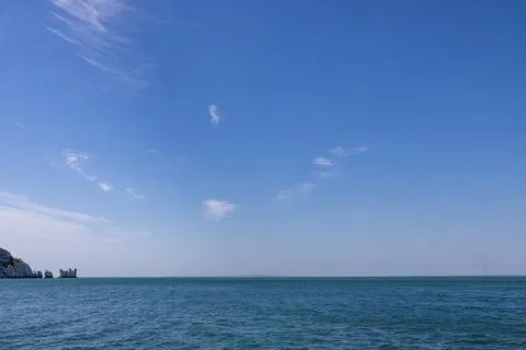 Wide panoramic view across the Solent towards The Needles chalk stacks and .. Foto stock