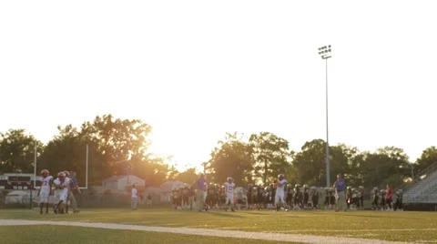 Wide Receiver catching ball in practice 스톡 동영상 68819887