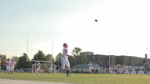 Wide Receiver catching pass during warm up 스톡 동영상 55062560