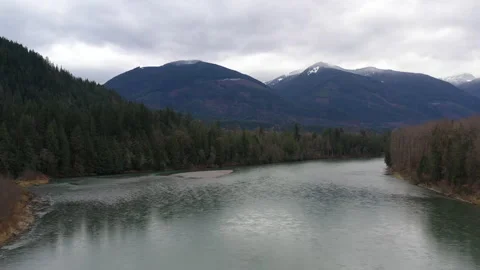 Wide River Ascend 4k 30fps 库存影片 145254645
