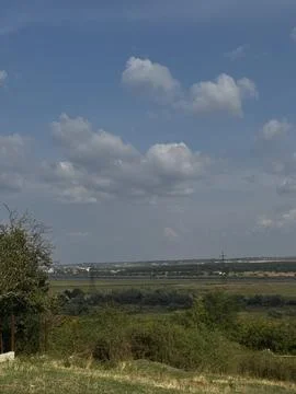 Wide Rural View with Fields and Trees Foto stock