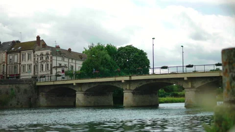 Wide shot of bridge with Yonne River foreground, Sens, France Vídeo Stock 339201466