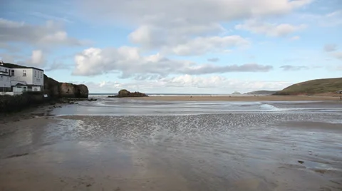 Wide shot of a cornish bay Stock Footage 33978634