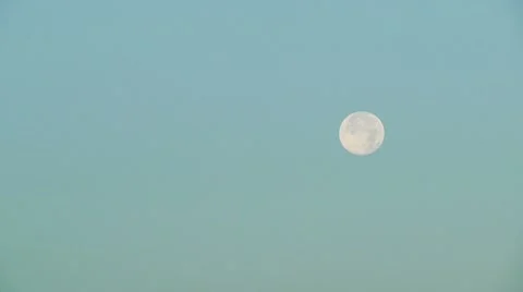 Wide Shot of Full Evening Moon Video stock 8652987