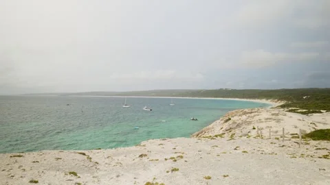 Wide shot of Hamelin Bay 스톡 동영상 305523716