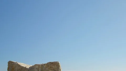 Wide Shot, Lockdown, 20 Seconds Or Greater, Clear Sky, Outdoors, Day, Walking, Stock Footage 95819343