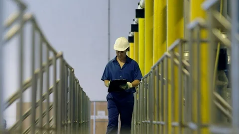 Wide Shot, Medium Shot, Lockdown, 20 Seconds Or Greater, Walking, Holding, Stock Footage 94102268