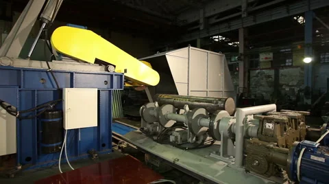 The wide shot of the metal-working machine Vidéo 61326361