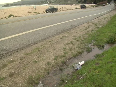 Wide shot of runoff pollution Stock-Footage 609787