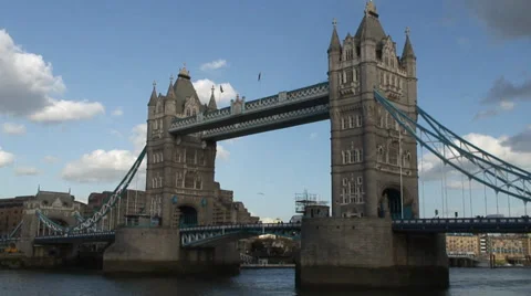 Wide shot Tower Bridge 09 Video stock 35596388