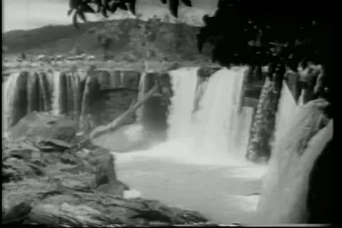 Wide shot waterfalls 動画素材 11349481