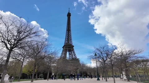 Wide Static Shot of Eiffel Tower from Champ de Mars Park Vídeos de archivo 332602113