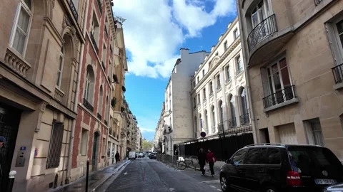 Wide Static Shot of a Typical Residential Street in Paris Vídeos de archivo 332602134