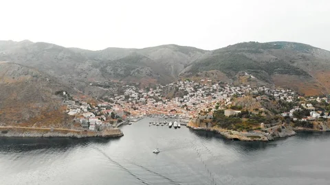 Wide tilt down shot of Hydra Stock Footage 122939198