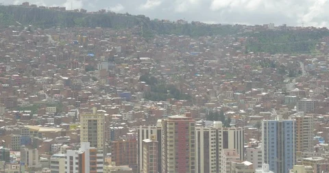 Wide tripod shot of the hillside full of comunas in La Paz, Bolivia Stock-Footage 87724156