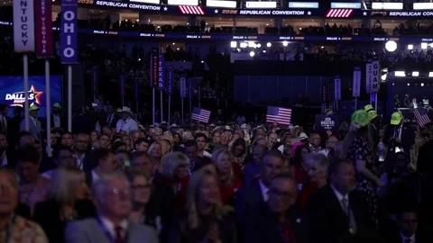 Wide view of delegates in the arena near the Ohio delegation sign Stock-Footage 345274910