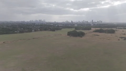 WIDE VIEW OF LONDON SKY LINE AERIAL DRONE 動画素材 282900983