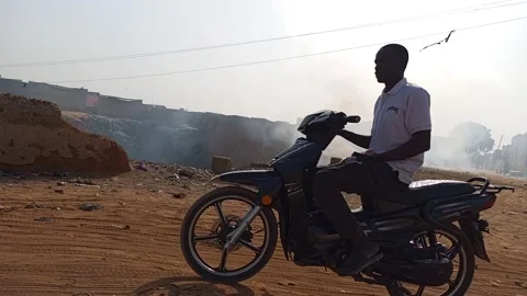 Wide View Smoke From Burning Refuse Borrow Pit Kano Nigeria 動画素材 328782756