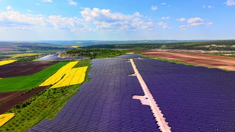 Wide view of solar panel plant among farmland, Bulgaria Vídeo Stock 344690915