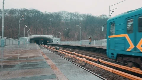 Wide view of the subway going into the tunnel. The subway train goes to tunnel Video stock 123179441