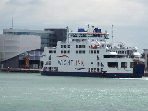Wightlink St. Clare Ferry pulling into Portsmouth Foto stock