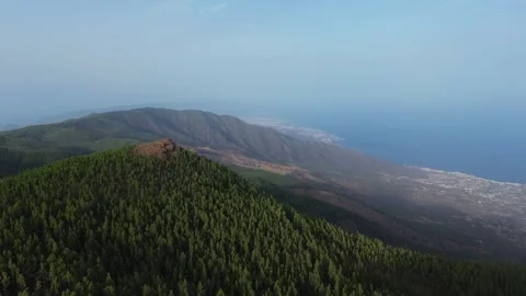Wild Atlantic Coast: Flying Over Tenerife 库存影片 320169006