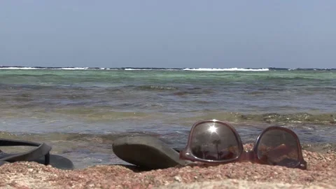 Wild beach on the Red Sea Stock-Footage 164099665