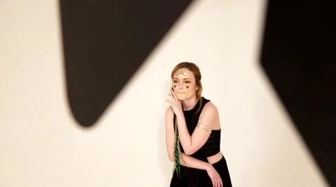 Wild face art depth perspective Video stock 63120290