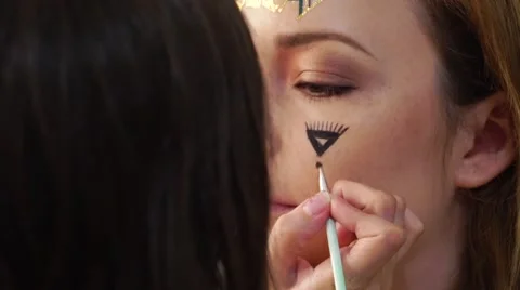 Wild face art depth perspective Video stock 63120294