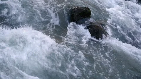Wild mountain river running through stone Vídeos de archivo 171406180