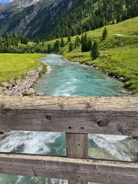 Wild river rushing down on the rocks 库存照片