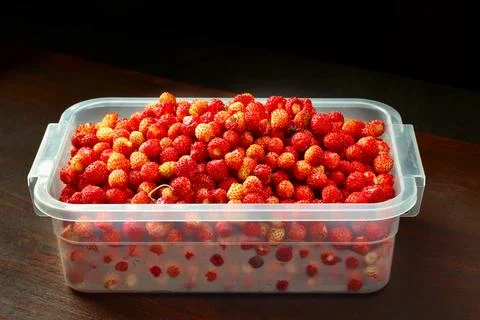 Wild strawberries background Stock-Fotos