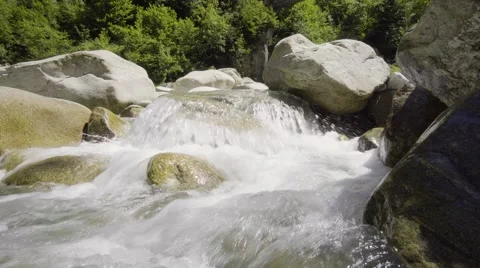 Wild Water flow river Video stock 65212707