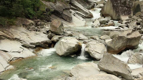 Wild water at Gotthard Vidéo 26052690