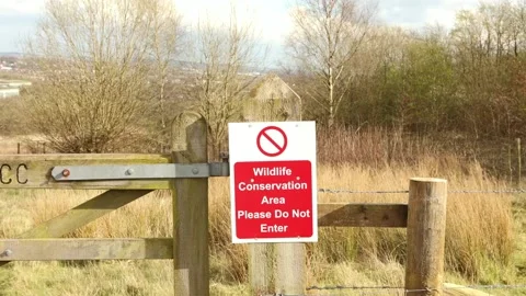 Wildlife conservation sign Stock Footage 177345469