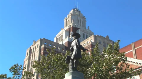 William Penn Statue and US Custom House Loop Stock Footage 38765482