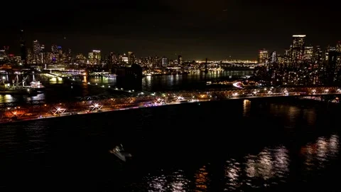 WILLIAMSBURG BRIDGE CENTER VERTICAL PAN Stockbeeldmateriaal 237184010