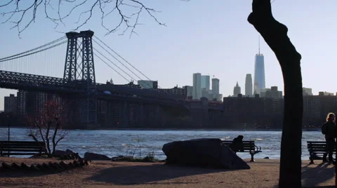 Williamsburg Bridge sunset establishing shot Stock Footage 62810730