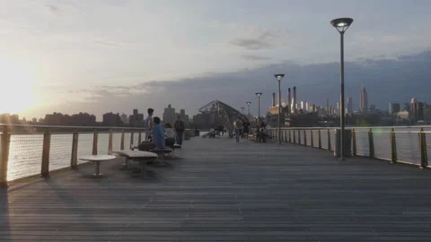 Williamsburg, Brooklyn waterfront at sunset Stock-Footage 273550944